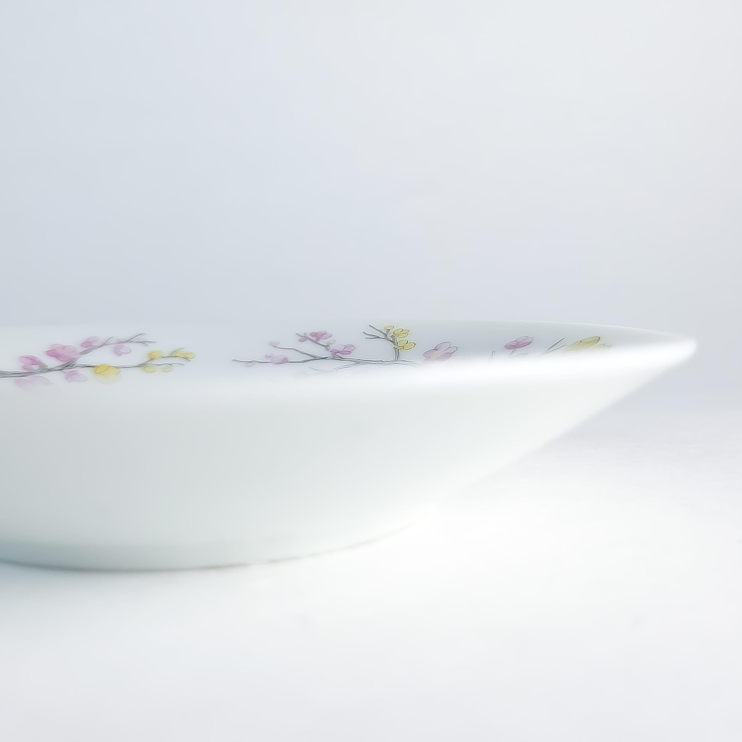 Vintage Japanese Porcelain Bowl: Birds and Floral Scene