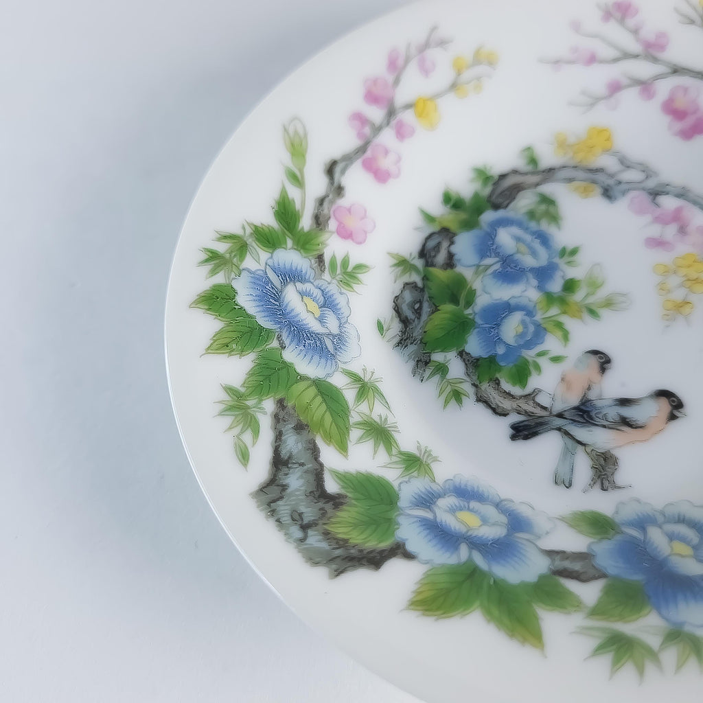 Vintage Japanese Porcelain Bowl: Birds and Floral Scene