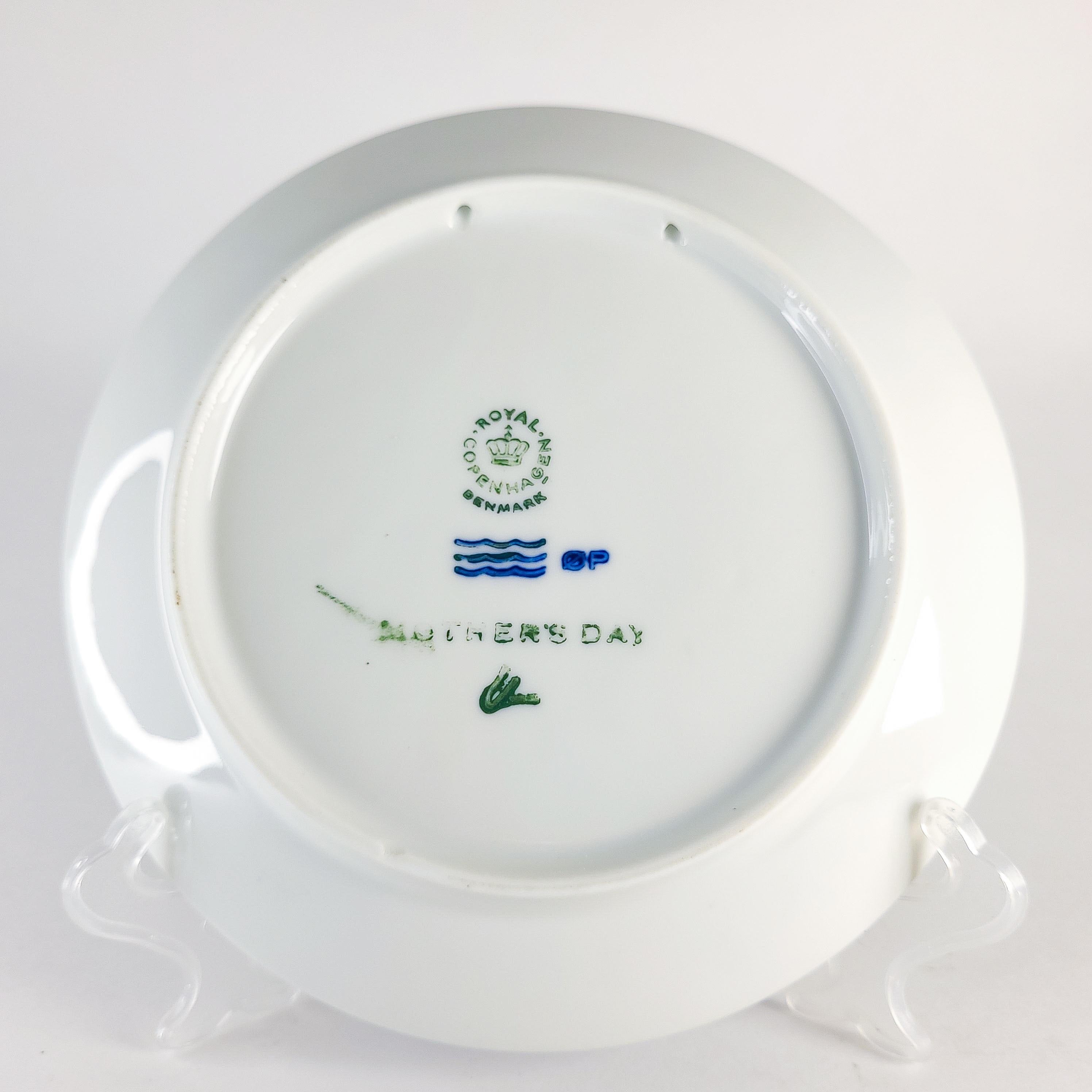 1975 Royal Copenhagen Mother’s Day Plate
